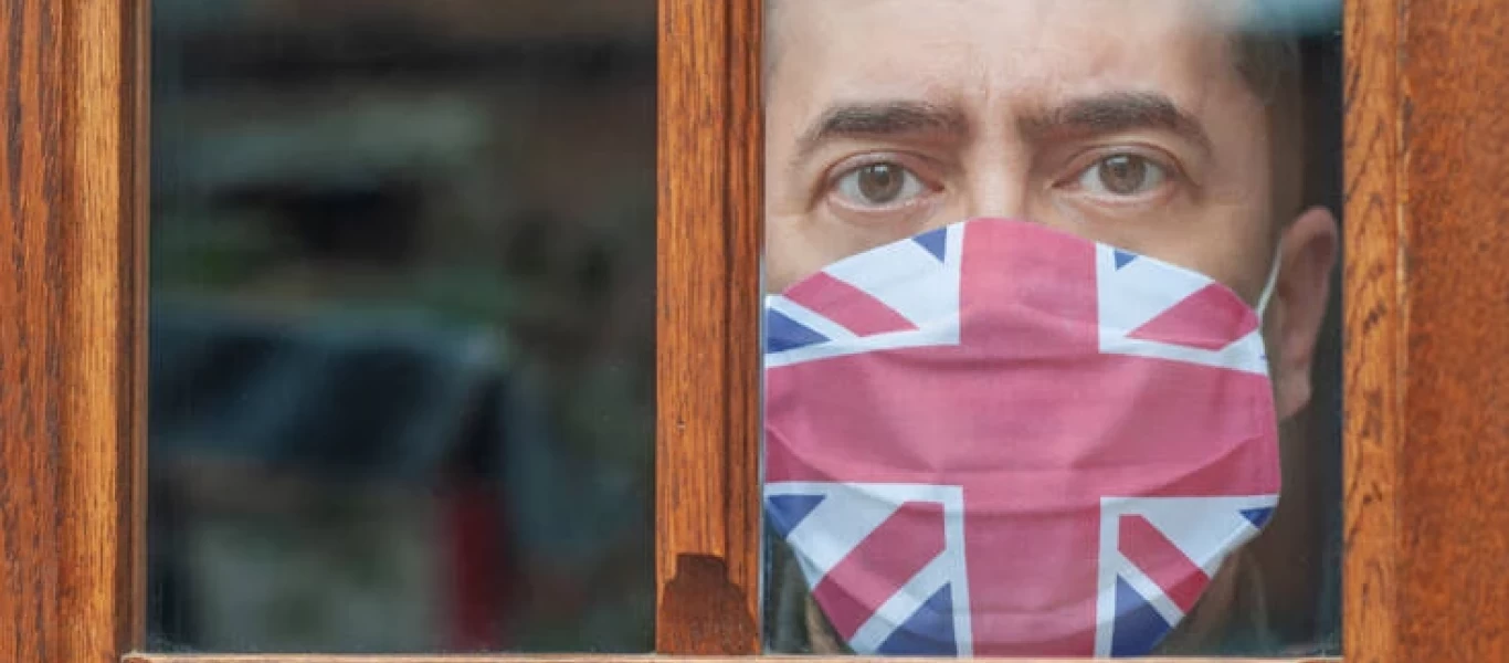 Βρετανία: «Σαφέστατα ζούμε ένα νέο κύμα πανδημίας παρά τα εμβόλια» αποκαλύπτει ο καθηγητής Άνταμ Φιν